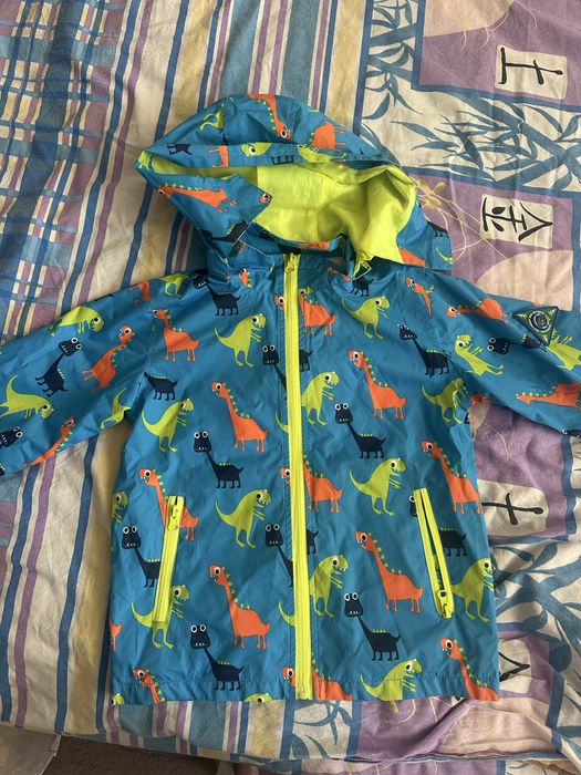 Легенька курточка, вітровка