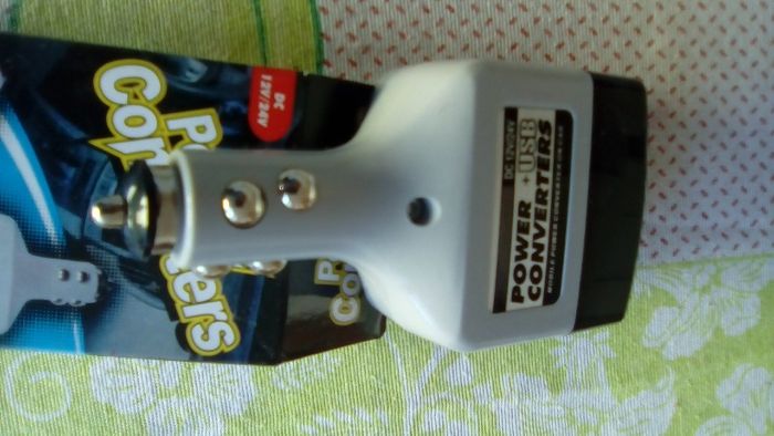 Inversor 12V para 230V + USB para MP3 e outros dispositivos