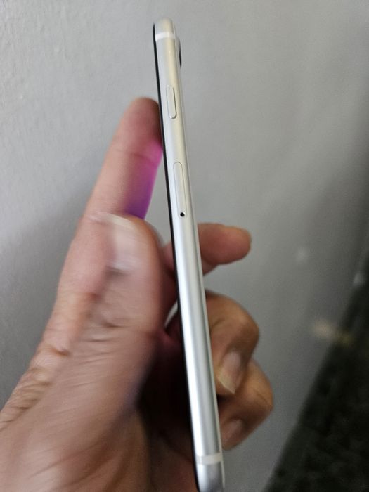 Iphone SE...64gb