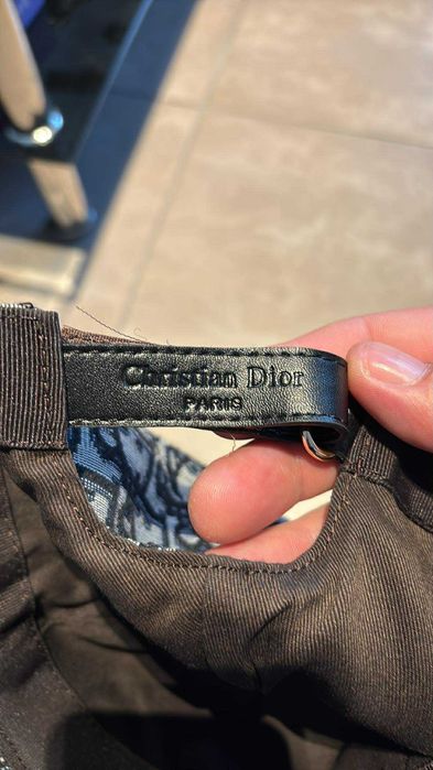 Czapka Dior - luksusowy dodatek w idealnym stanie