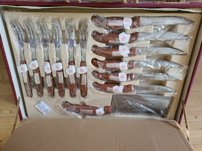 Набор ножей и вилок ROYALTY LINE Switzerland