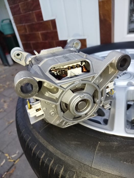 Двигун пральної машинки Siemens E14 (151 60037.03)