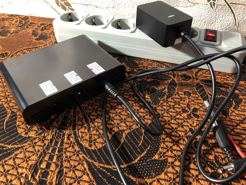 DIY Kit DC UPS Powerbank ДБЖ безперебойник 6x18650 5V/9V/12V