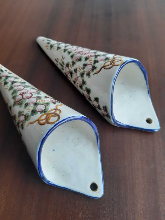 Vasos de parede Cavaco (Portugal) séc. XX