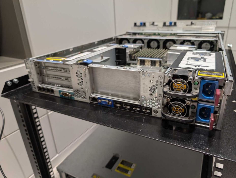 Сервер HP DL380p Gen8 | 24 ядра (48 пот.) | 192GB RAM | iLO Advanced