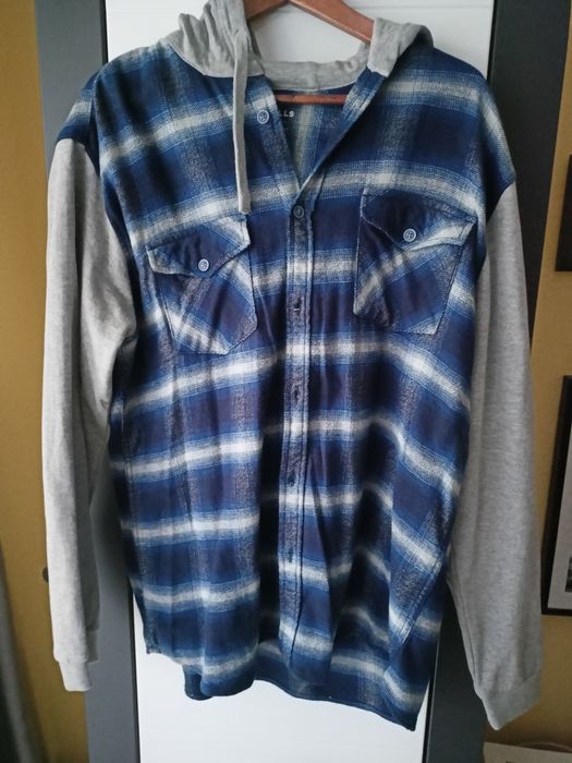 Męska koszula z kapturem