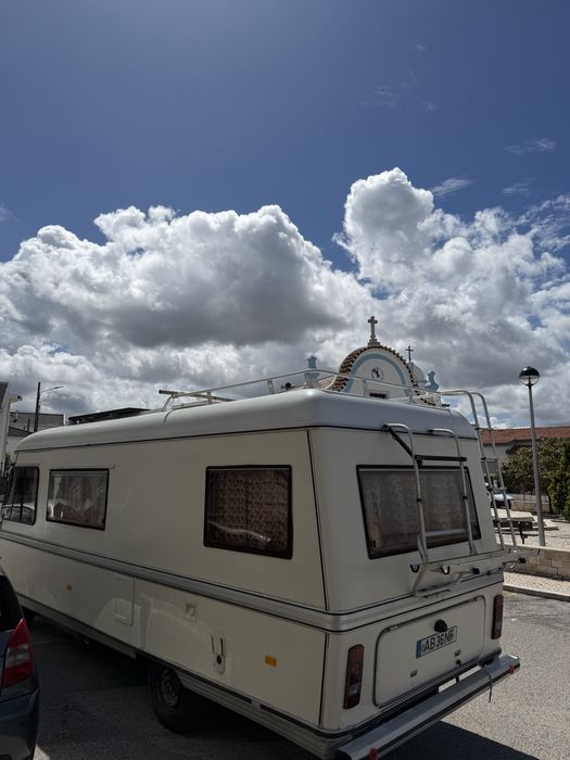 Aurocaravana Mercedes hymer 6 lugares com duas camas de casal veiculo ligeiro