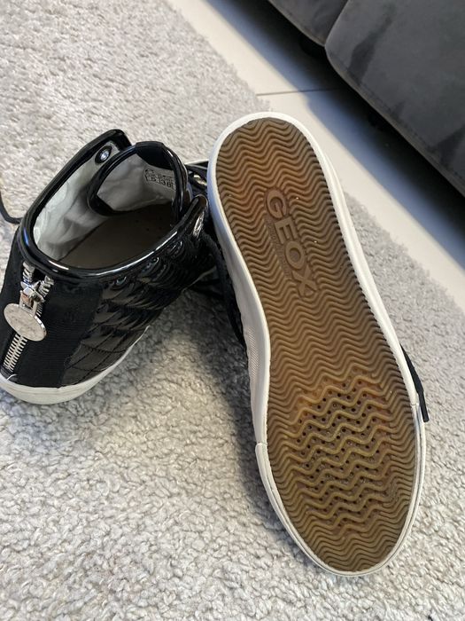 Geox czarne lakierowane buty za kostkę damskie 38