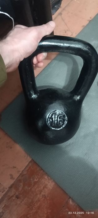 Продам гирю 16 кг длинная ручка