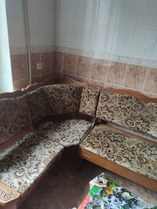 Угловой диванчик на кухню
