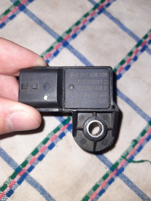 PBT-GF30 датчик давления воздуха ДМРВ Renault (Logan): 200 грн. - Інші ...