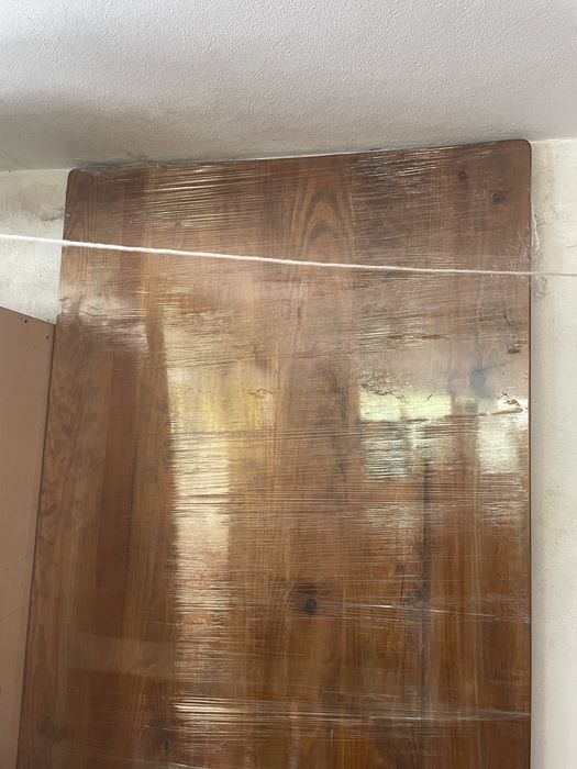 Mesa grande em madeira maciça