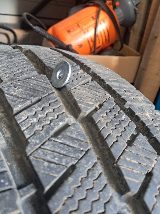 235/65/16с Зимова Резина з дисками на рено мастер 3