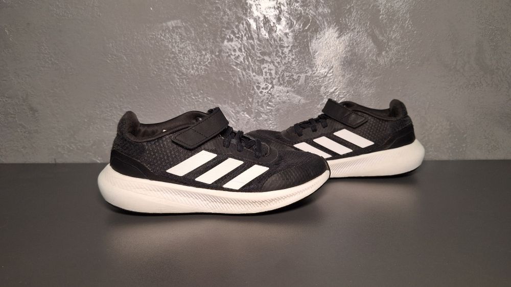 Дитячі кросівки Adidas Runfalcon 5 (34 розмір)