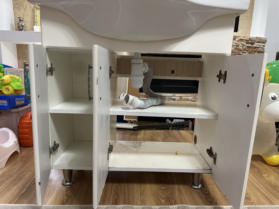 Тумбочка з умивальником