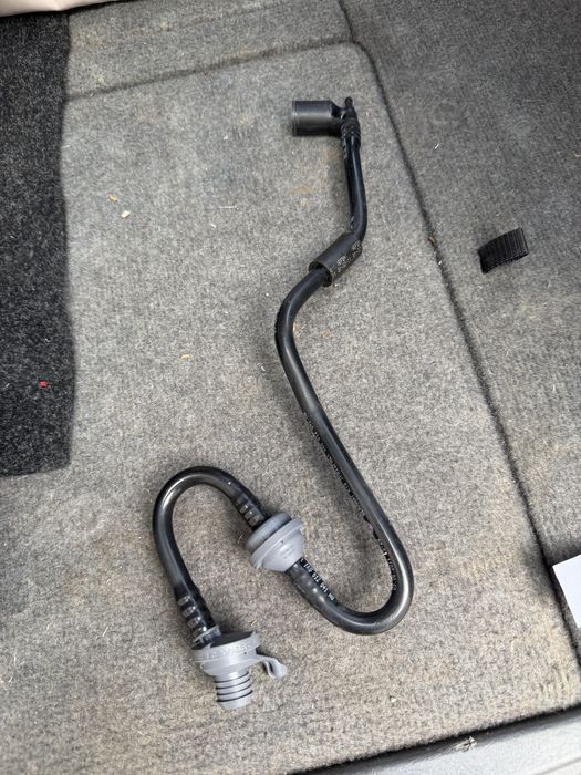 Трубка вакуумна 1k 0612041 HQ VAG