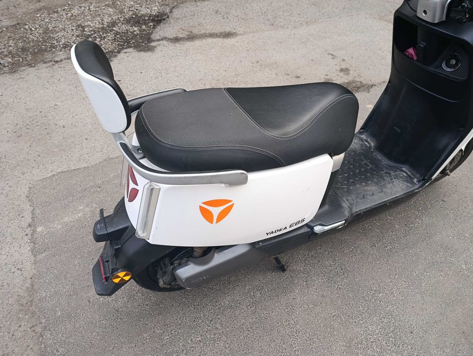 Мопед Yadea E8S — Обслужений! ТО у квітні 2026 + повний комплект (шолом, чохол, камера, зарядне)