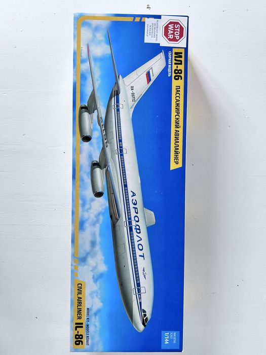 Samolot Pasażerski Ilyushin IŁ 86 model do sklejania Zvezda 7001