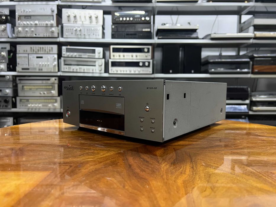 Odtwarzacz płyt CD FineArts by Grundig M100-CD Audio Room