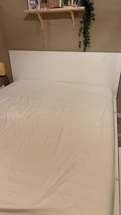 Ikea- Cama de Casal 160x200cm c/4 gavetões + estrado + colchão