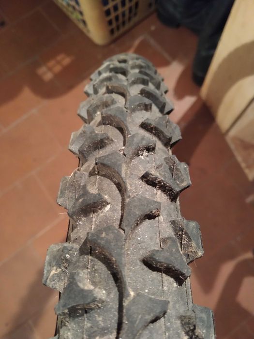 2 pneus btt roda 26, preco dos 2 para desocupar