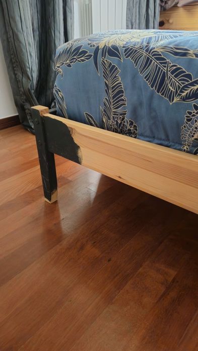 Cama 140×200cm + estrados + colchão