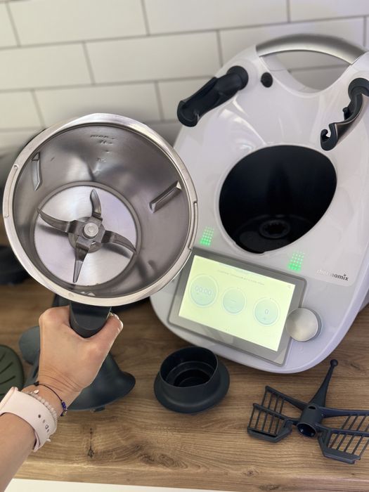 Sprzedam Thermomix TM6 Vorwerk + dodatki, stan bdb