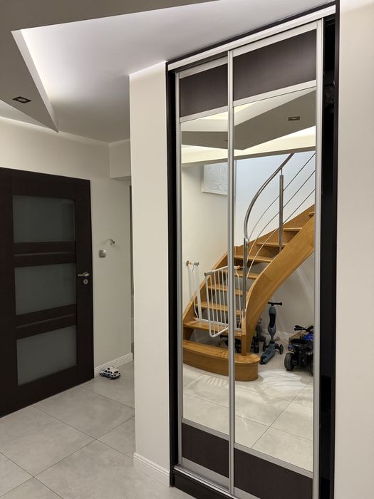 Drzwi do szafy przesuwnej wnęka lustro plus czarne wenga