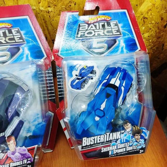 Hot Wheels Battle Force 5 de 2009 Scarib, Saber, Reverb e Buster Tank