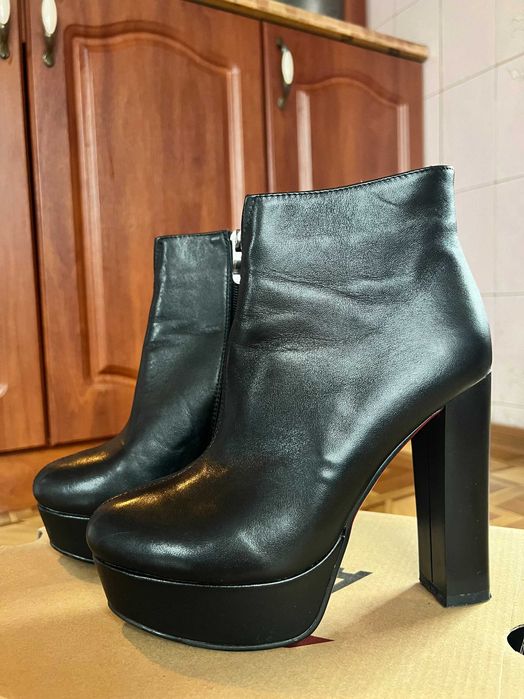 Ботильйони Estro на підборах