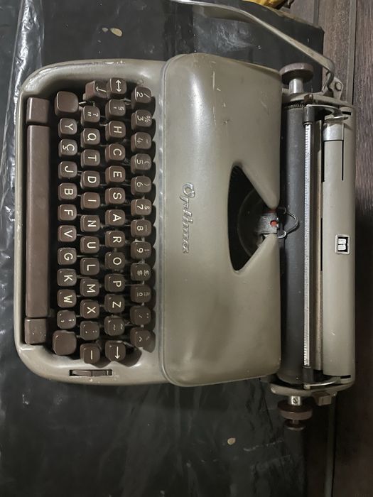 Maquina de escrever Optima Elite 3 1953