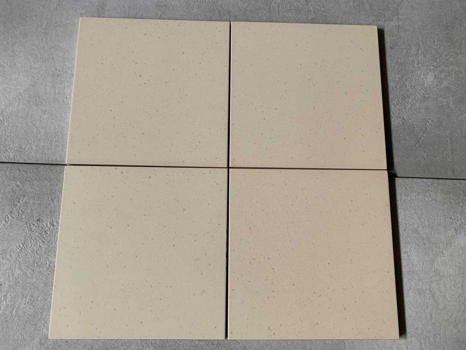 Gres techniczny 30x30 cm 12 mm – bardzo wytrzymały – do hal, magazynów, obiektów przemysłowych