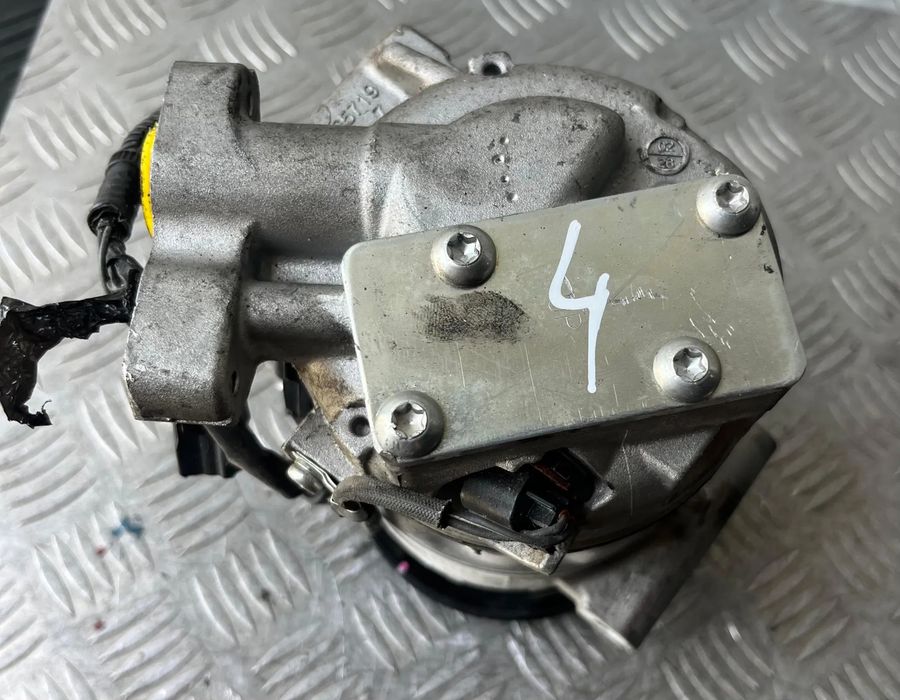 Compressor Ar Condicionado Renault Clio IV 1.5 DCI Ref: 926002352R