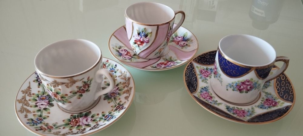 Chávenas de café Vista Alegre, pintadas á mão