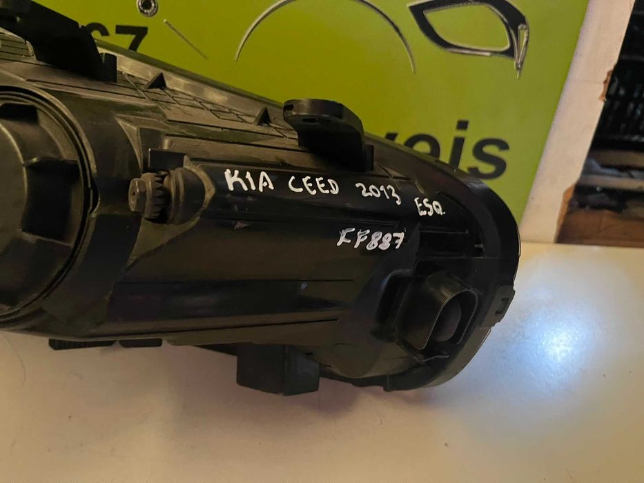 Kia Ceed - Farol Esquerdo Led - FF887