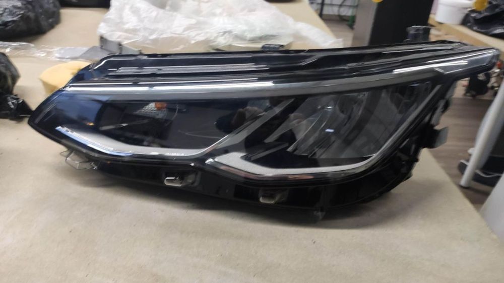 farol esquerdo Led Golf 8
