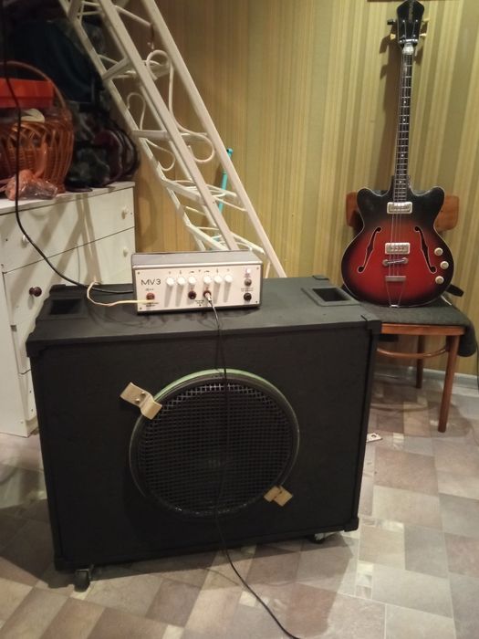 Басова колонка, МВ3 - Alesis SR 16