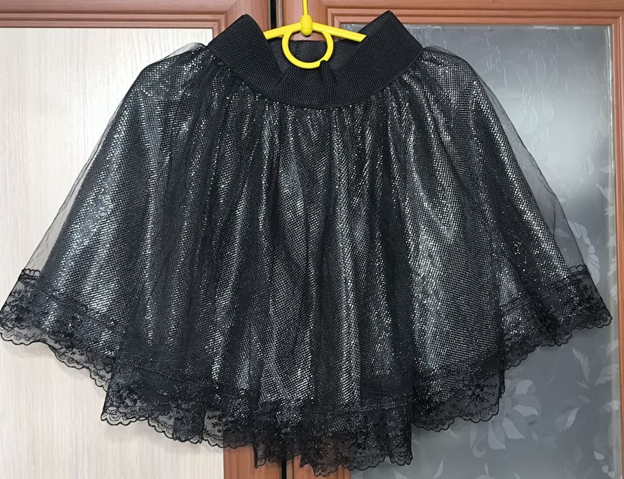 Нова нарядна спідничка на дівчинку, 128 см