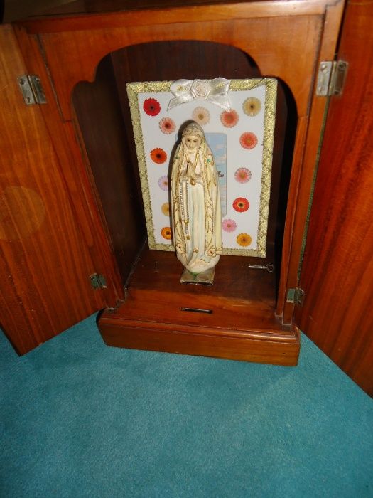 Oratorio / Caixa de Esmolas