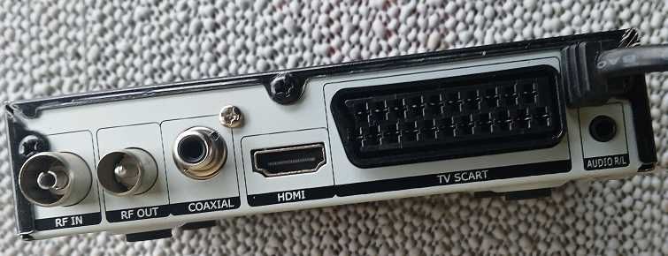 Tuner, dekoder TechniSat TerraBox T2 HD, sprawny z pilotem