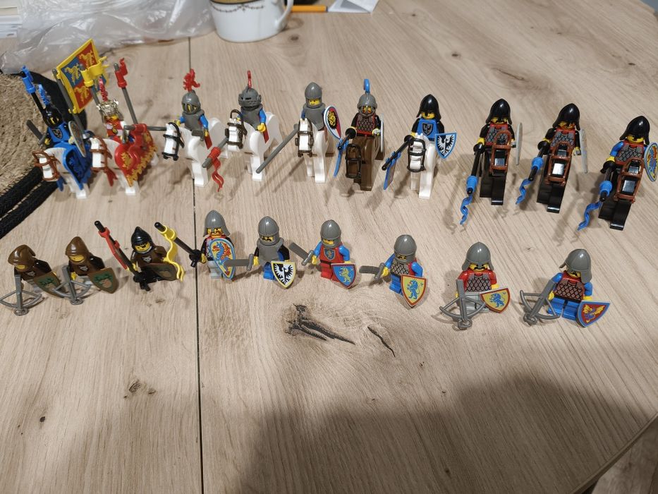 Duży zestaw figurek rycerzy LEGO lata dziewiedziesiąte
