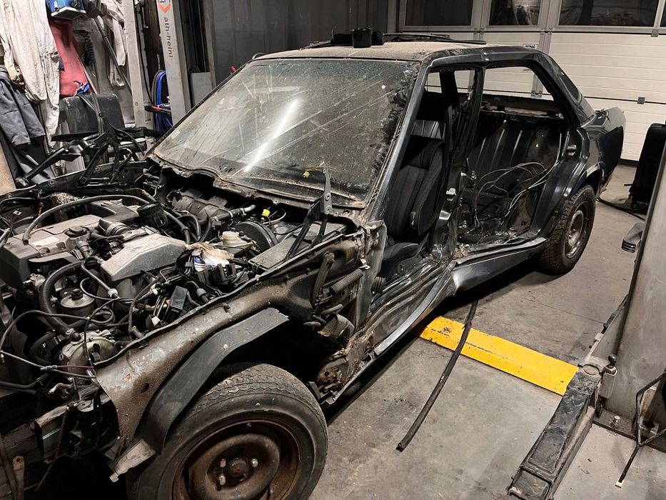 Mercedes 124 na części