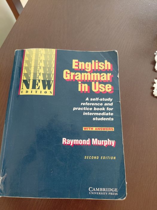 English grammar in use.  Raymond Murphy.