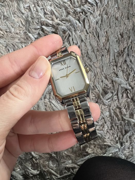 Годинник Anne Klein