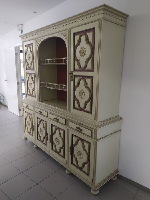 Móvel de sala lacado de origem