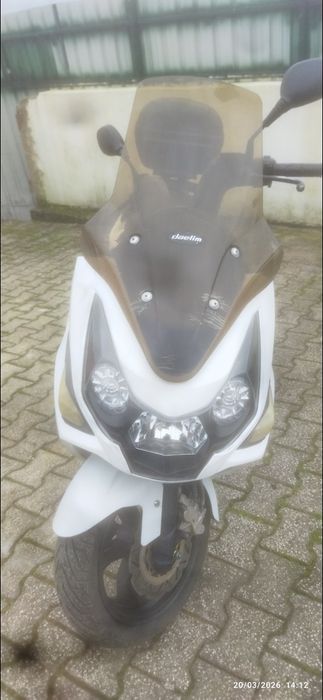 Scooter 125  Daelim S3