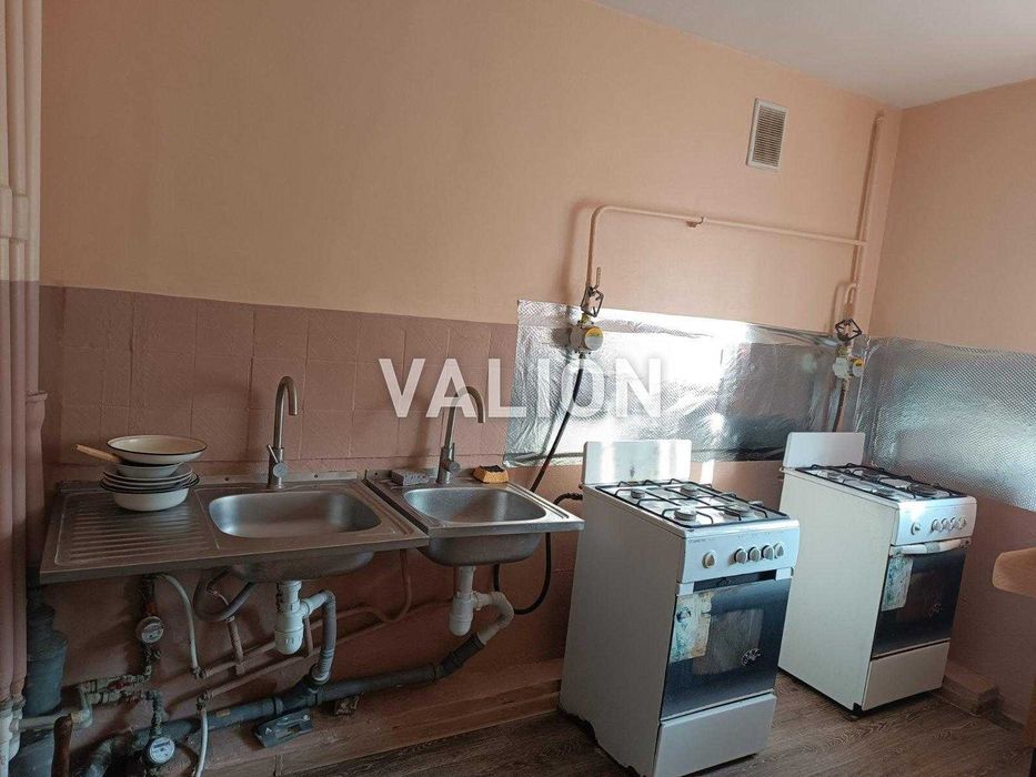 Продаж 2 к.квартири  пр-кт Голосіївський 17б, метро Деміївська