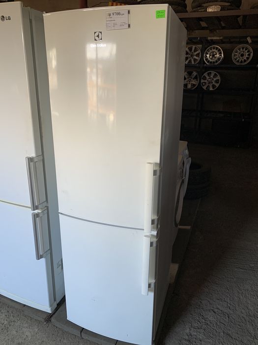 Холодильник Electrolux двохкамерний 185 см