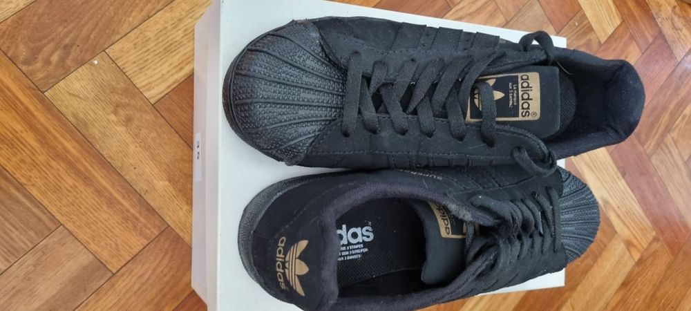 Нові adidas superstar,40 розмір,чорні.