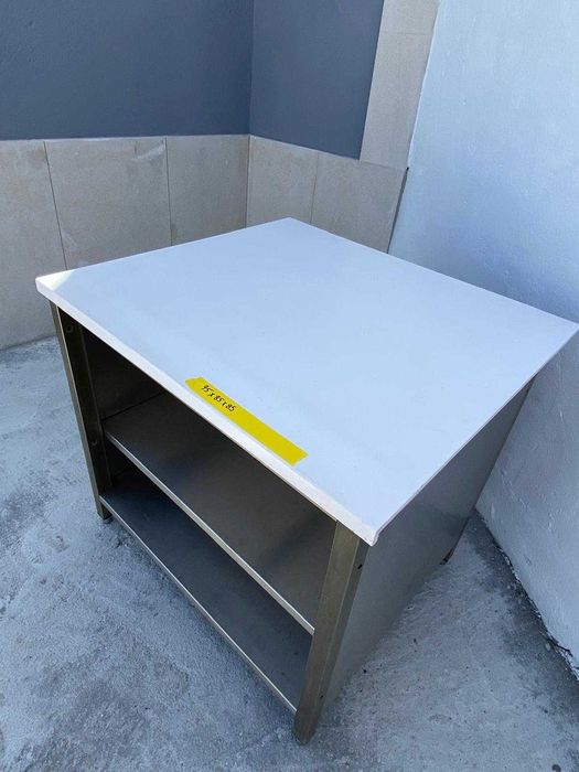 Bancada em inox com tampo corian